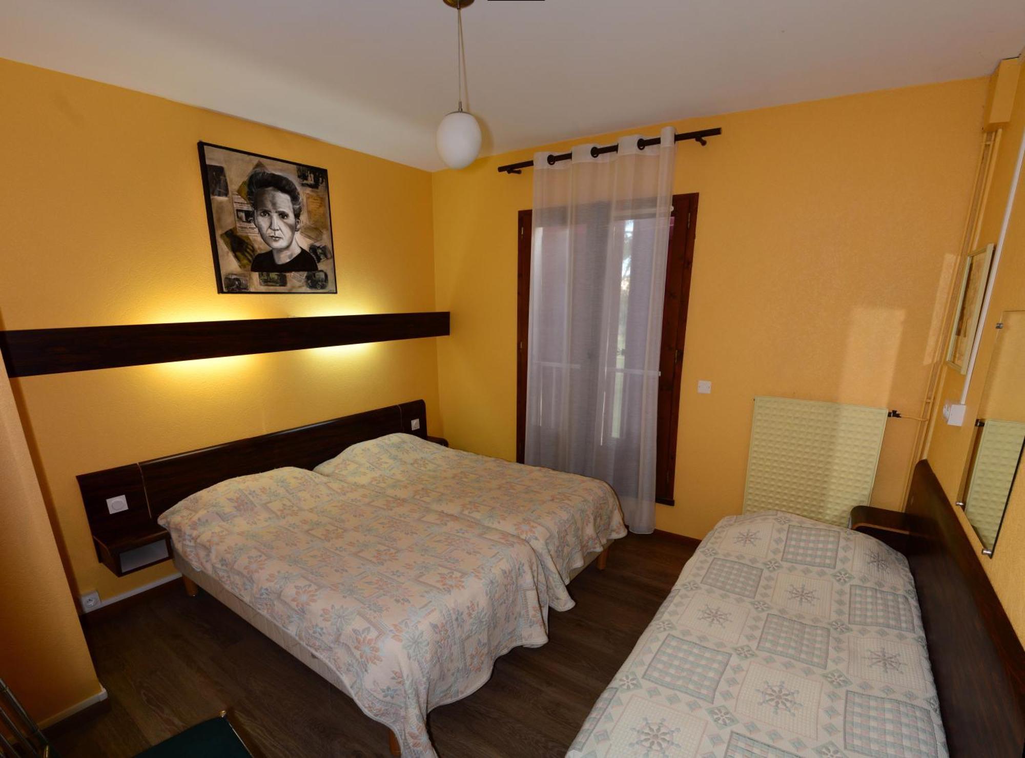 Friendly Auberge Коломие Стая снимка